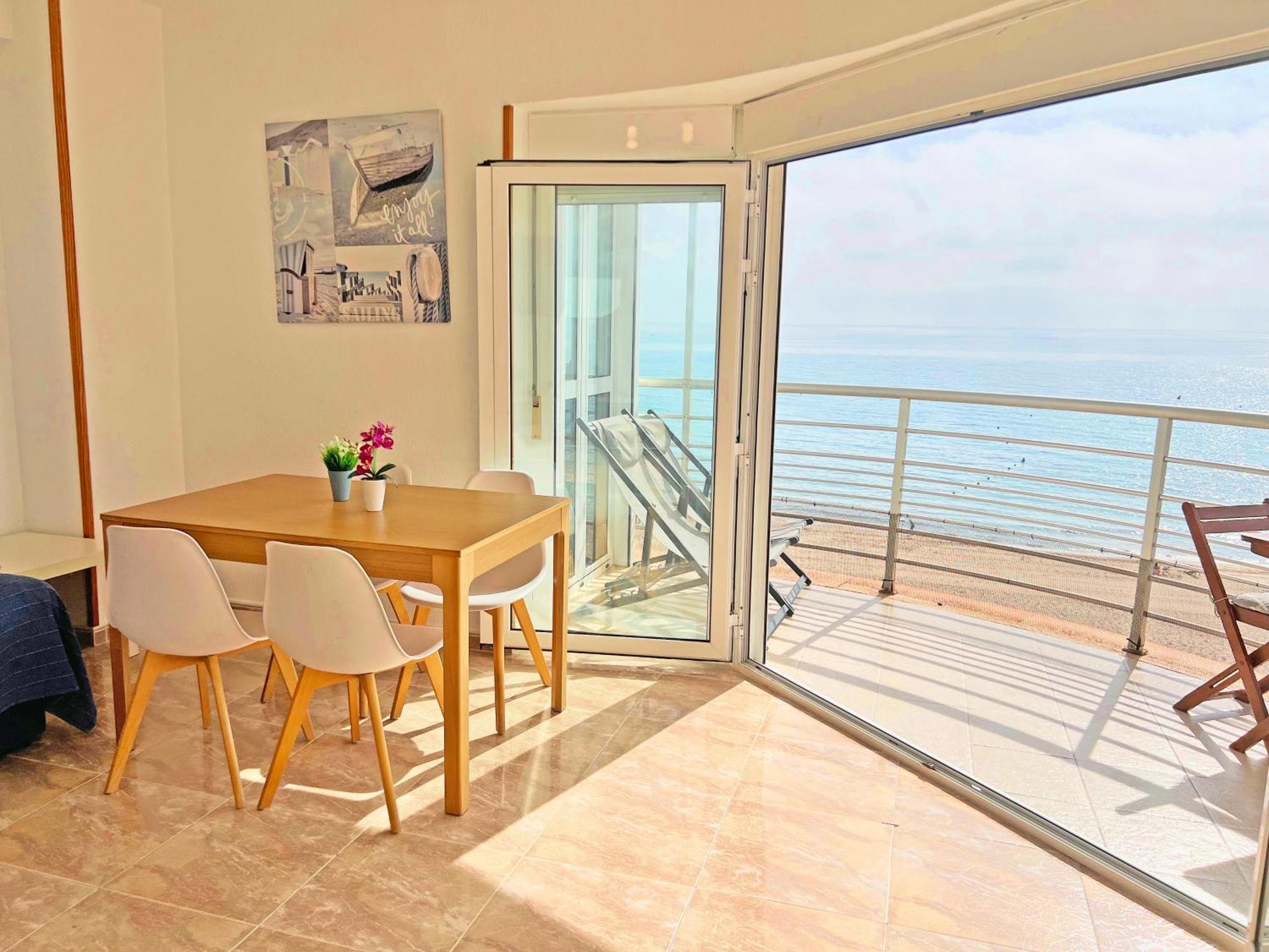 Atico Frente Al Mar 2 Terrazas Barbacoa Y Parking Sujeto A Disponibilidad Apartment El Campello Exterior photo
