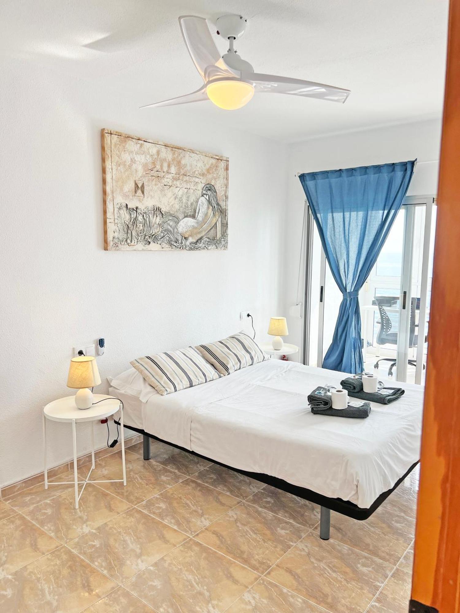 Atico Frente Al Mar 2 Terrazas Barbacoa Y Parking Sujeto A Disponibilidad Apartment El Campello Exterior photo
